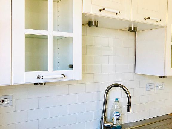 4th image of 476 Landfair Ave APT 201