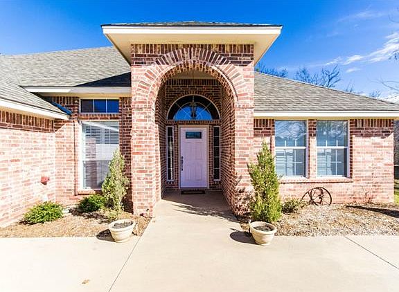 3rd image of 3807 Buena Vista Cir