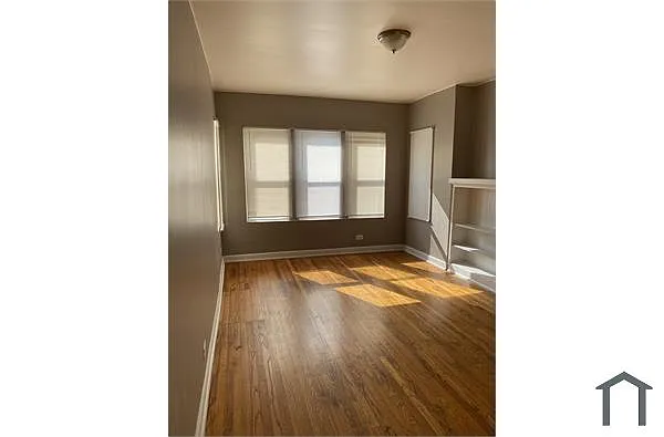 Building Photo - 1239 N Keeler Ave #1