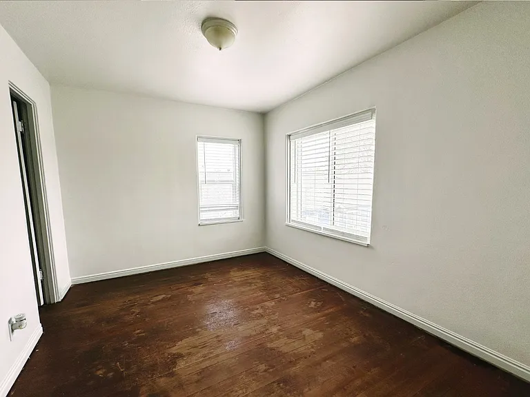 1333 N Main St — Photo 33