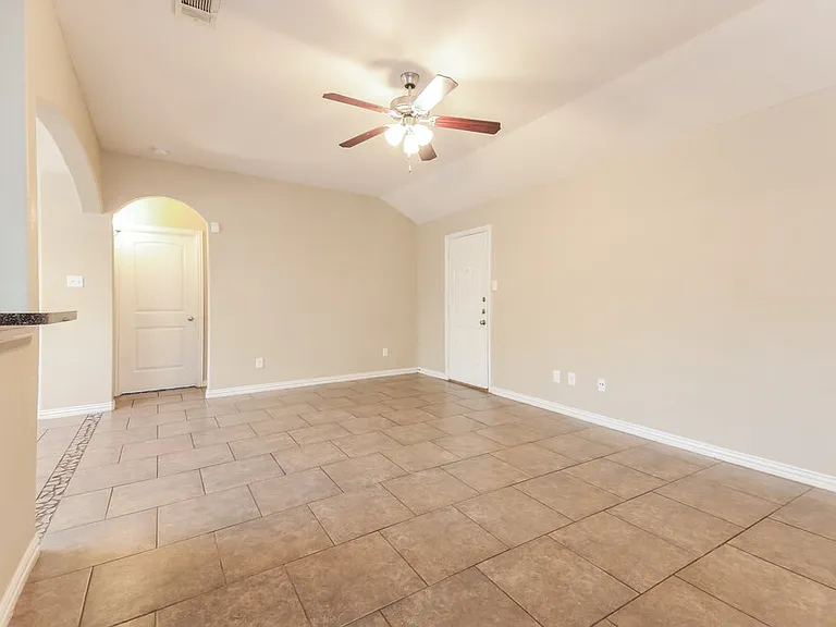 7645 Hollow Point Dr — Photo 4