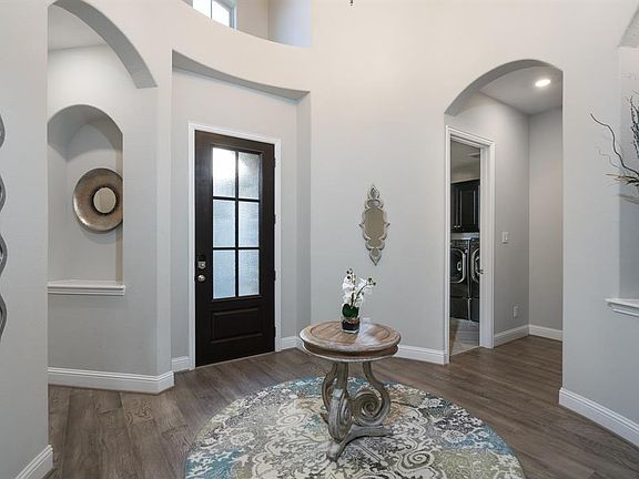3rd image of 215 Lagarto Ct