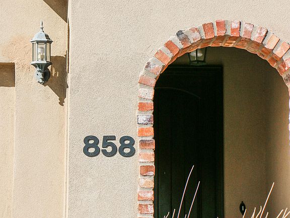 2nd image of 858 Cedar Park Ave