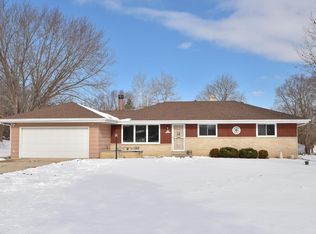 N70W13848 Brentwood Dr, Menomonee Falls, WI 53051