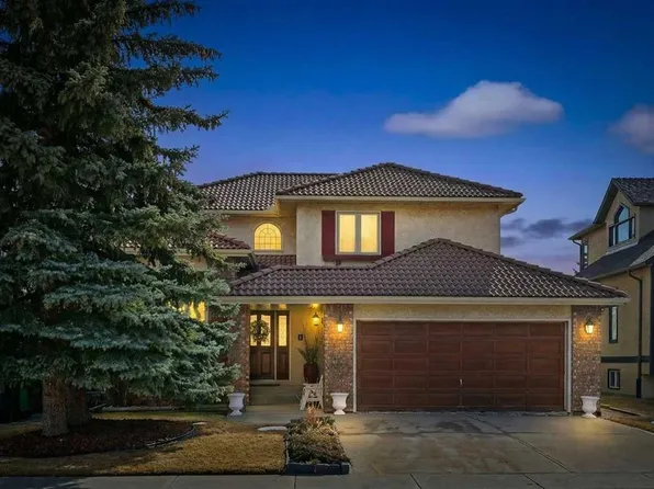 115 W Strathaven Cir SW, Calgary, AB T3H 2K8