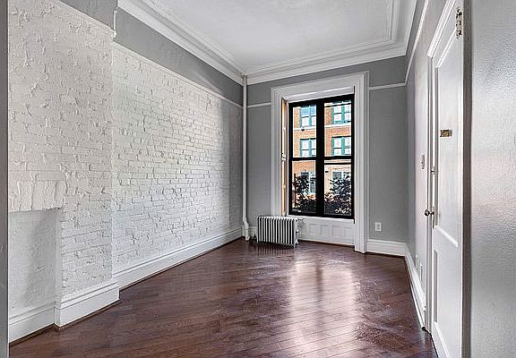4th image of 8 Hancock St APT 1