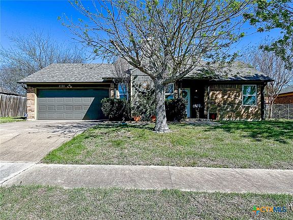 2nd image of 2124 Hidden Hill Dr