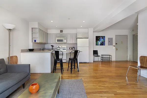 Rented by Warburg | media 9