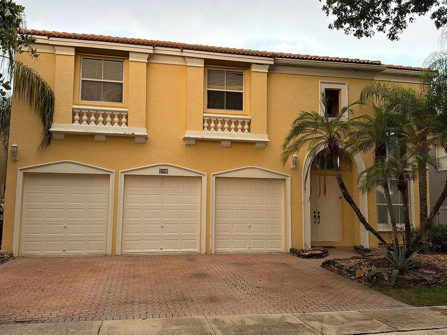 5 bed, 4017 sqft, $5,995 — Photo 1