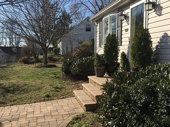 New sidewalk an steps 