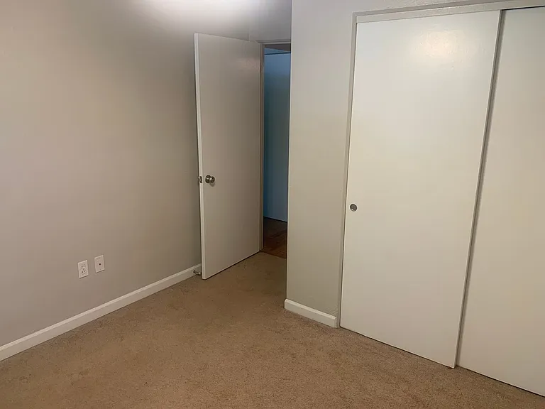 518 Hillsboro Ave — Photo 10