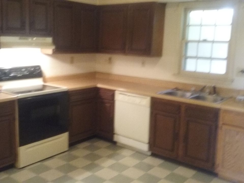 1st image of 44 Cedarcrest Ct #A