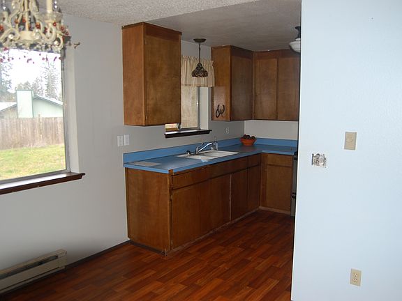 5th image of 340 Hopkins Dr