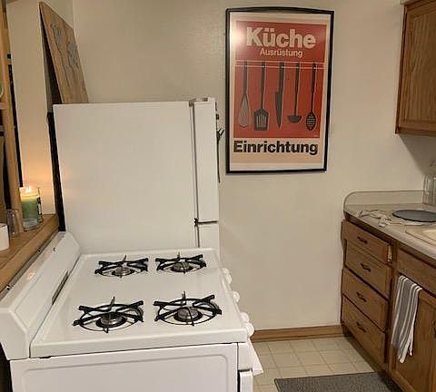 4th image of 2084 W Warnimont Ave #8