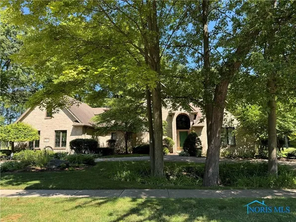 468 Pine Valley Rd, Holland, OH 43528