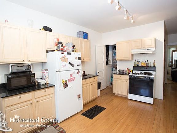 4th image of 2700 N Ashland Ave