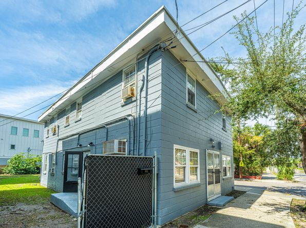 charleston-south-carolina-440949264 picture