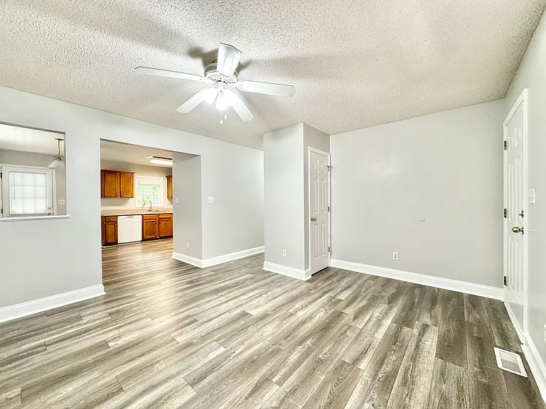 3807 Baylor St #B — Photo 5