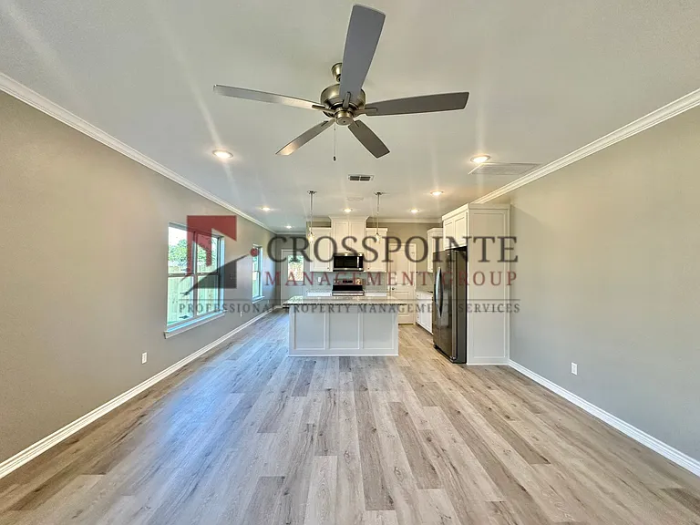 3 Bedroom 2.5 Bathroom Townhomes At Villa Rosa! Now Offering 1/2 Off First Full Months Rent! — Photo 6