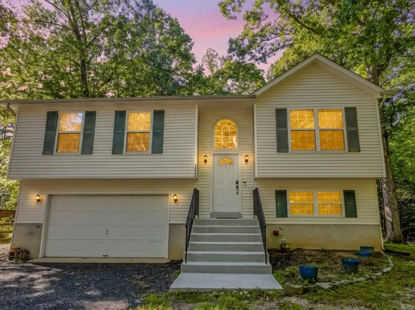 12509 Catalina Dr, Lusby, MD 20657