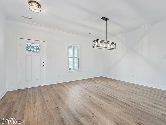 4th image of 124 Brown Road