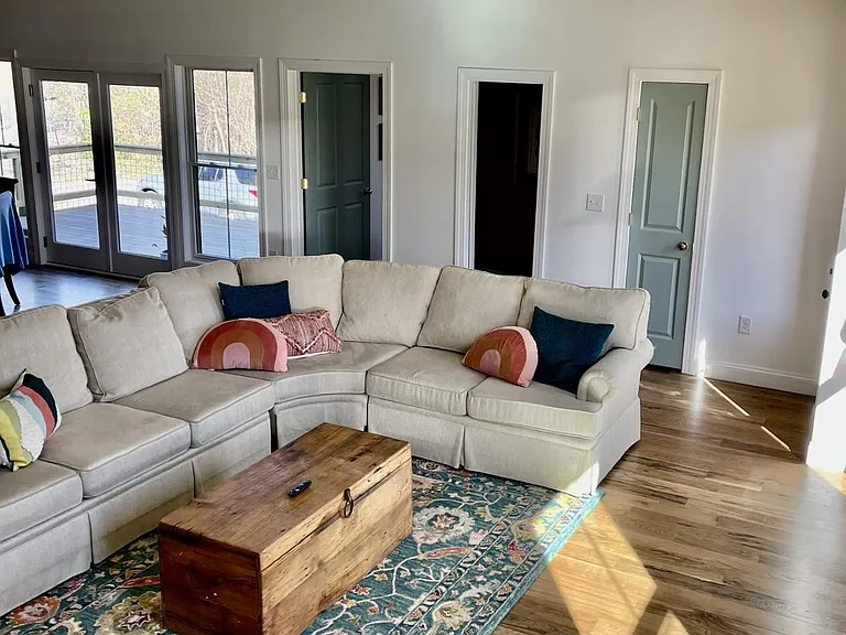 5606 Saint George Ave — Photo 4