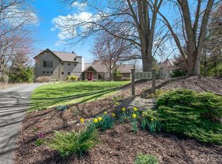 2566 Thornapple Dr, Ann Arbor, MI 48103