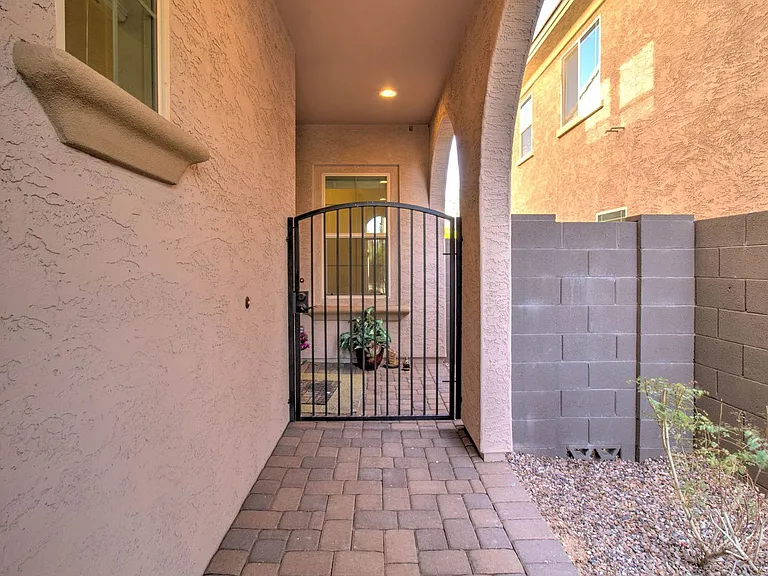 4617 E Walter Way — Photo 5