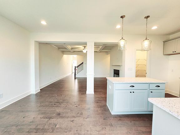 5th image of 124 Auburn Woods Dr