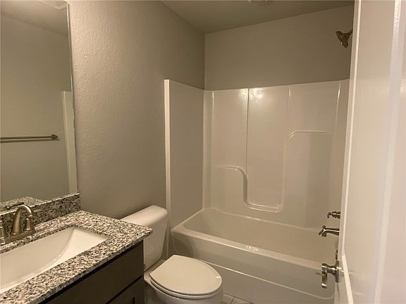 4th image of 283 S Amber Dawn Ave