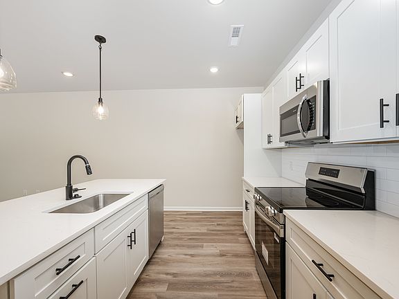 Locust Floorplan - Kitchen
