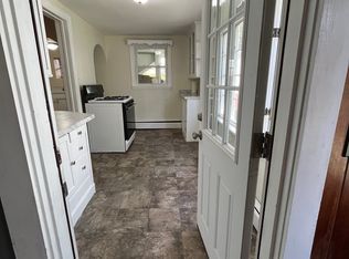 9 Division St APT 1R, Worcester, MA 01604