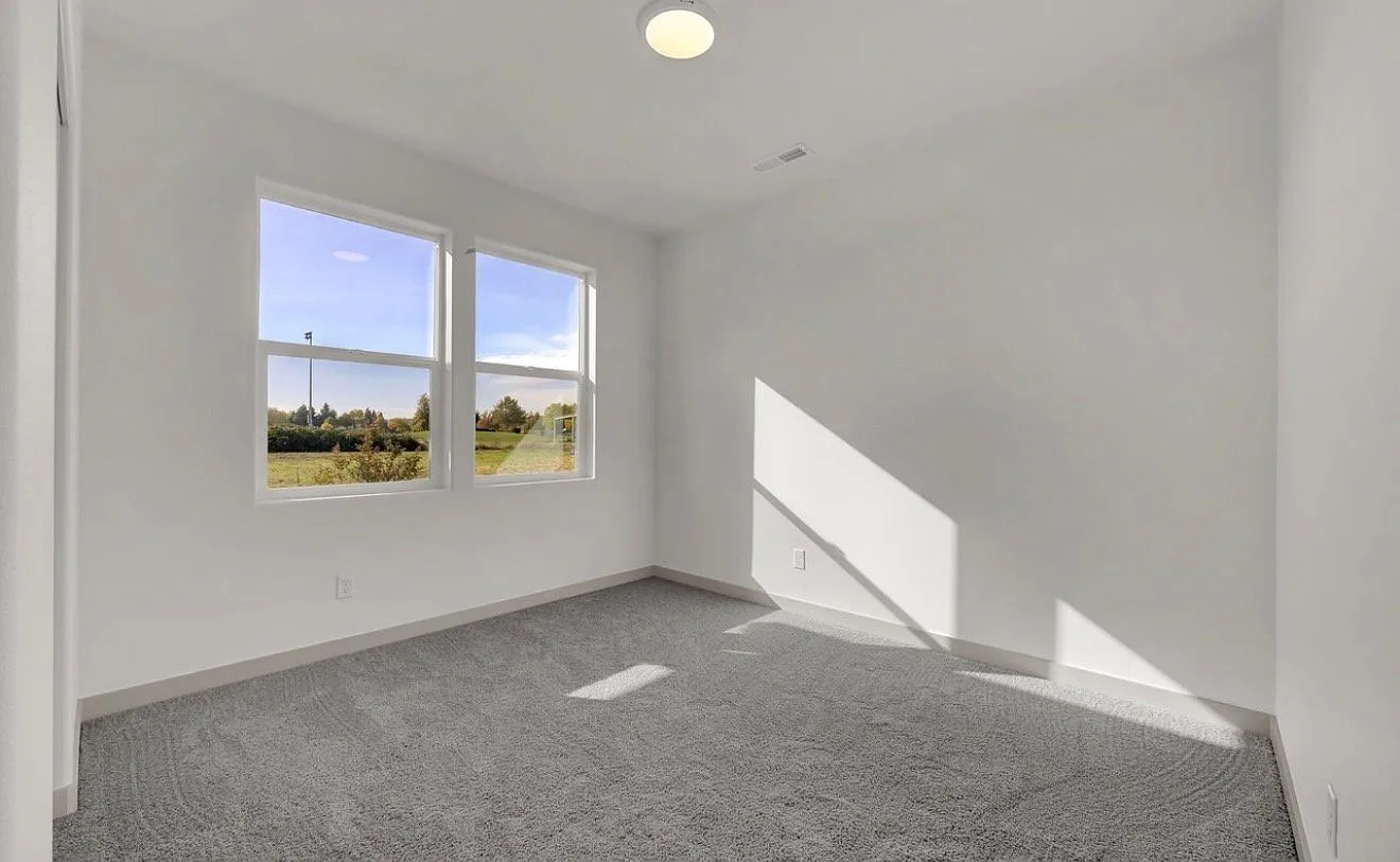 Elegant, Move-In Ready Home Available for Immediate Rent — Photo 3