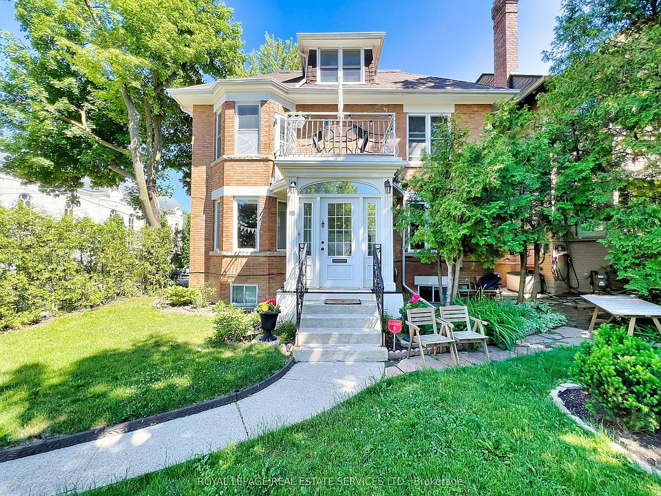 1st image of 18 Shorncliffe Ave