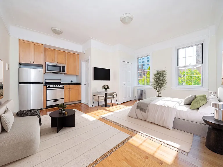 117 W 13th St #67 — Photo 1