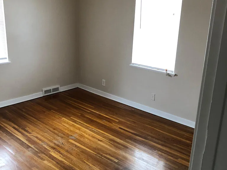 4816 Cass St — Photo 11