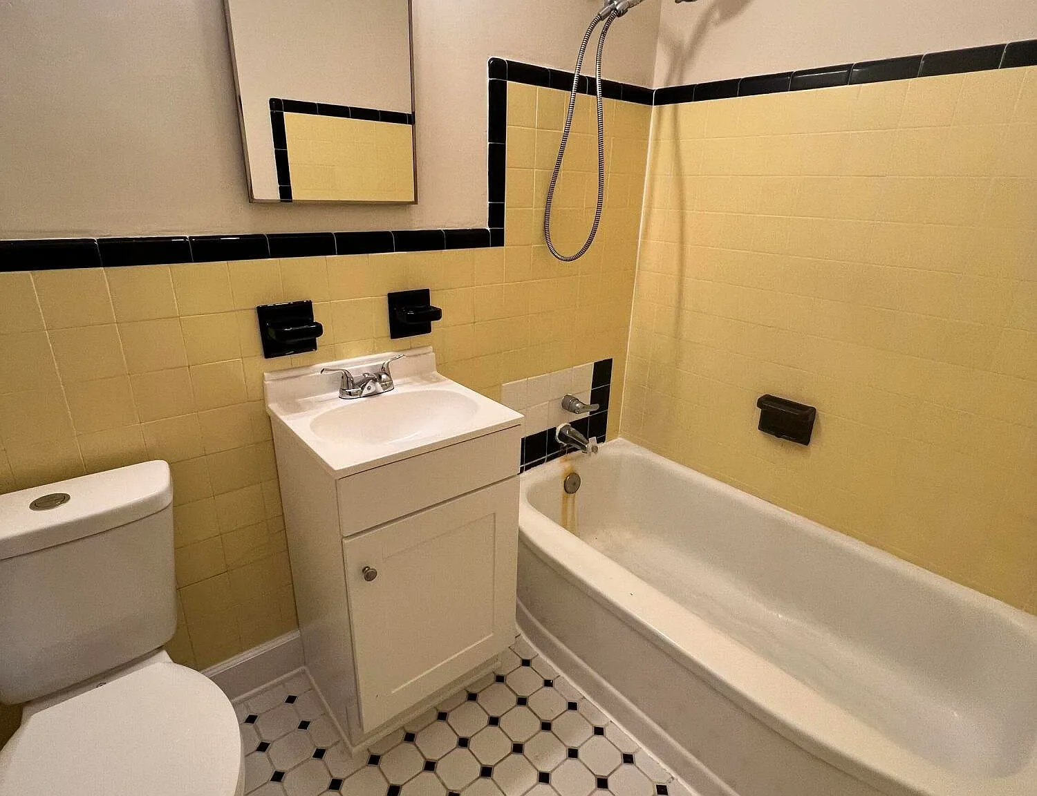 1 bed, 1.0 bath, 504 sqft, $1,544 — Photo 4