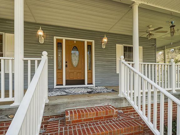 2nd image of 804 Hughes Branch Rd