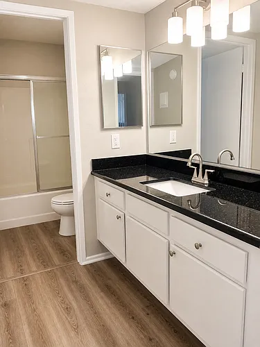 Glenhill Apartments Photo 1
