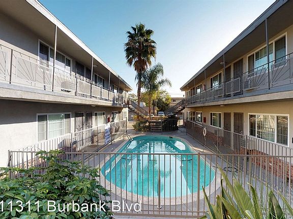 3rd image of 5716 Tujunga Ave APT 3