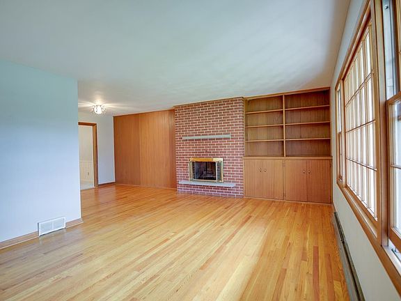 5th image of 5149 Juneau Rd