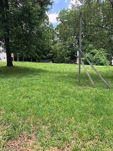 2nd image of 318 Weavil St