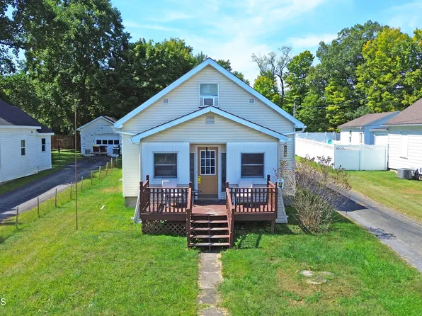 12 Church Street, Niverville, NY 12130