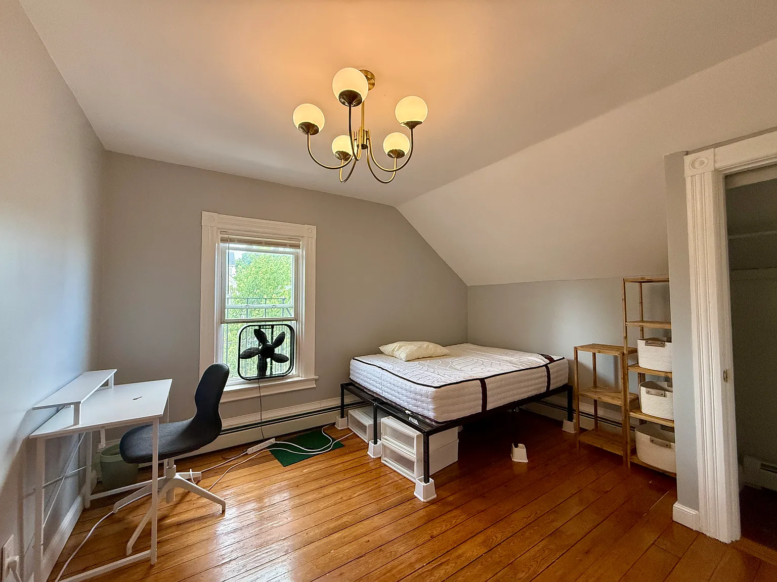 3 bed, 1300 sqft, $2,250 — Photo 3