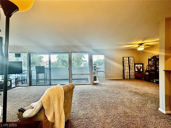 5th image of 745 Oakmont Ave Unit 1002