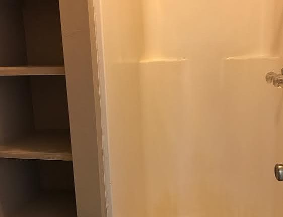 5th image of 112 Willow Creek Ct APT A