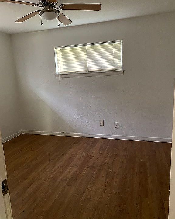 1st image of 5122 Clover St