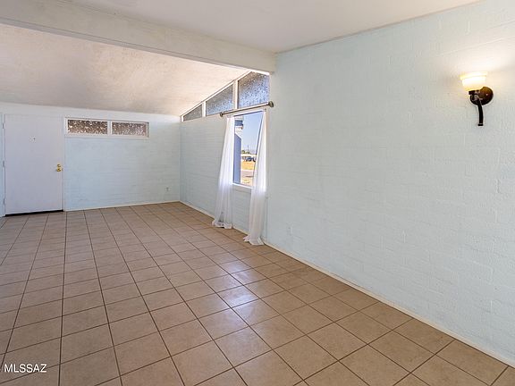 5th image of 630 W Park Pl
