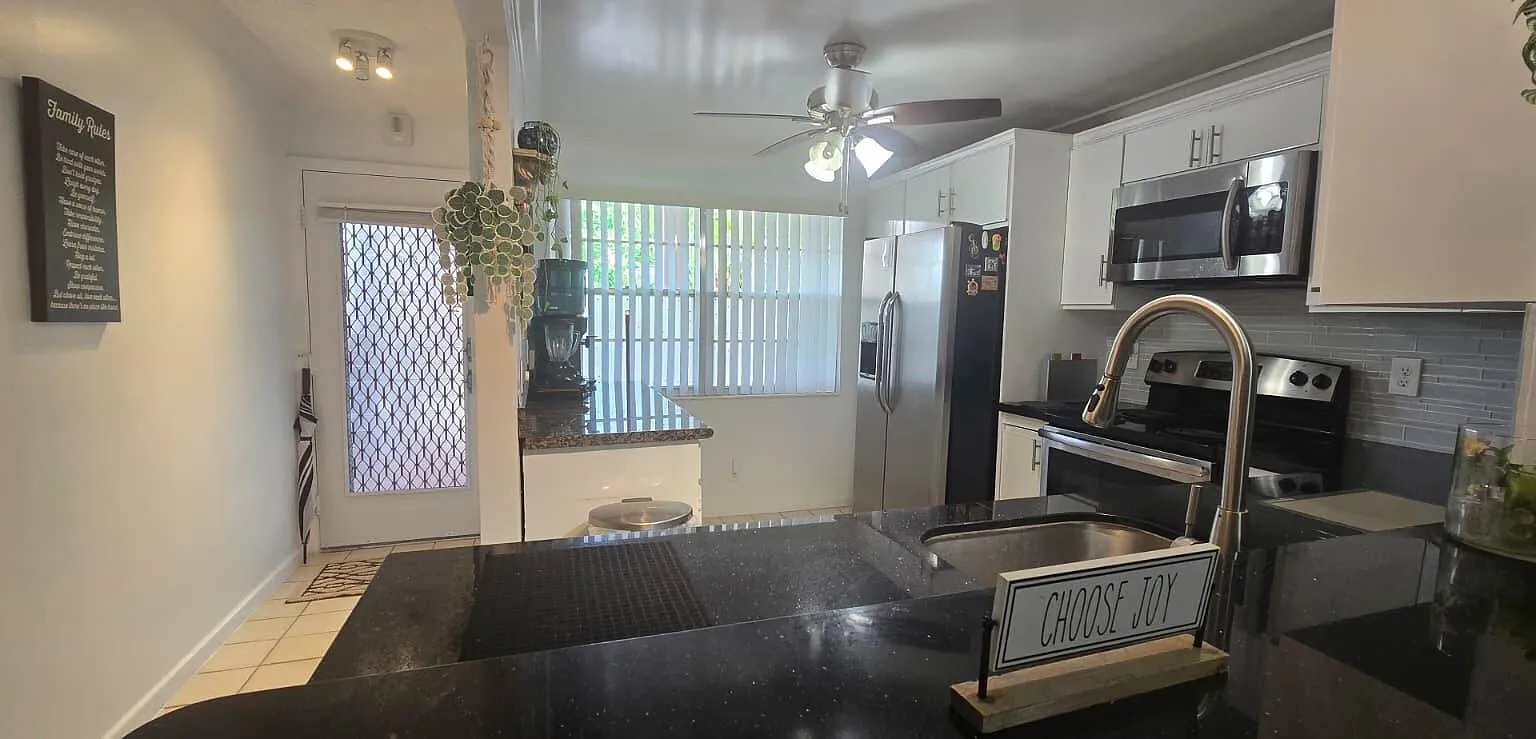 2 bed, 2.0 bath, 1156 sqft, $3,500 — Photo 3