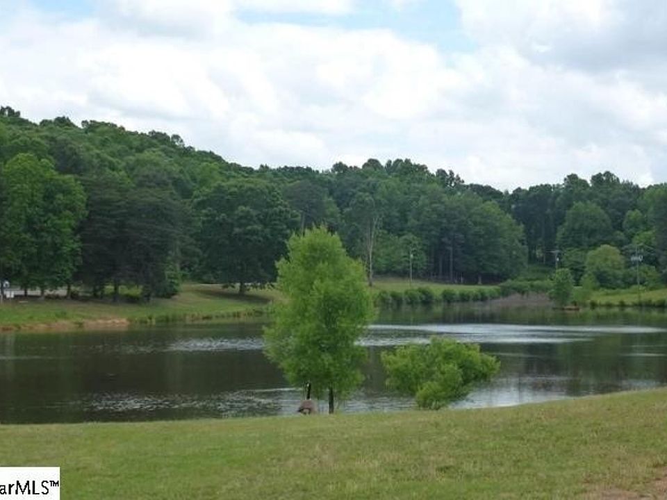 2nd image of 110 Oak Grove Lake Rd